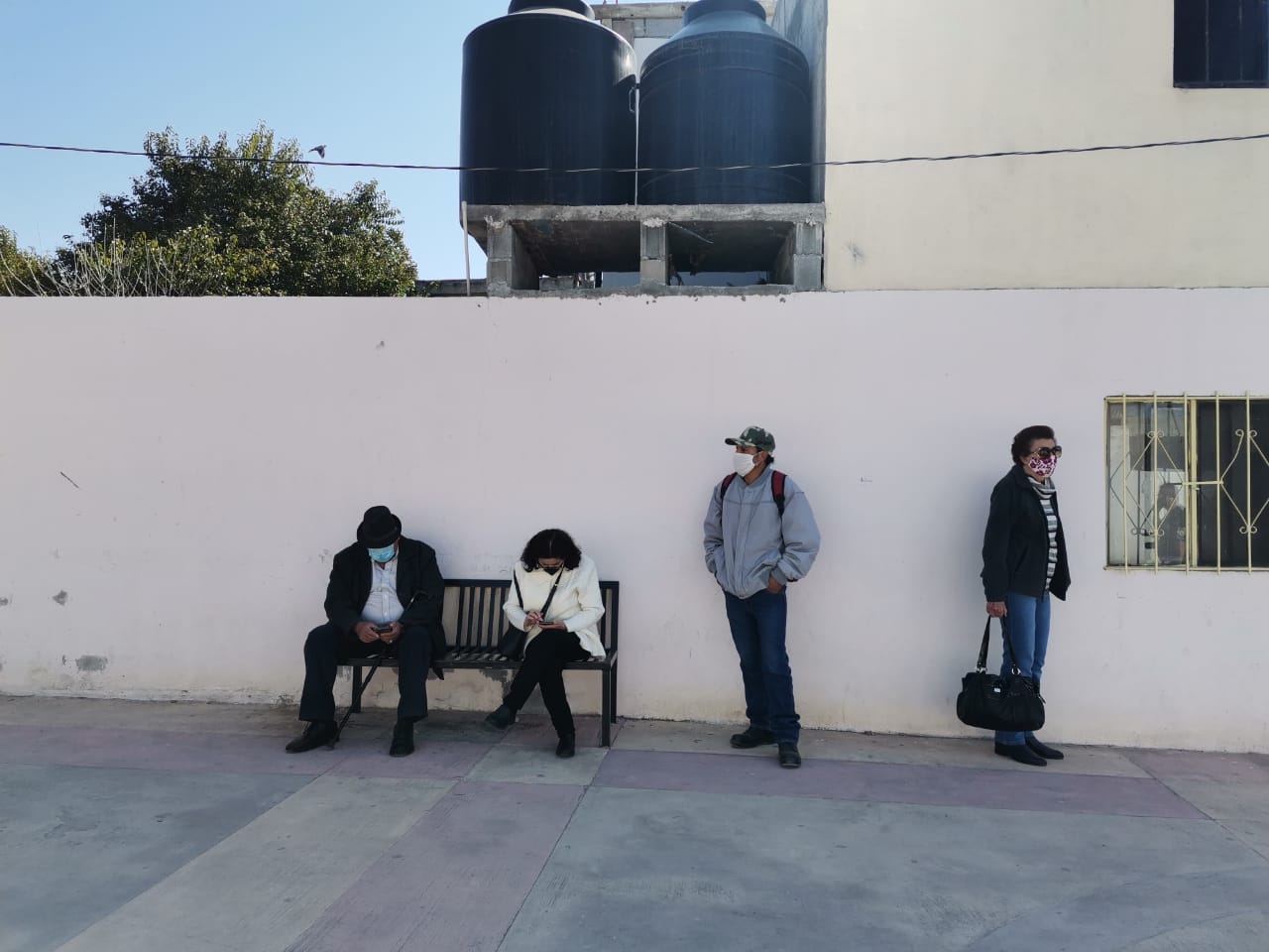 Sin avisar, suspenden jornada de vacunación en Arteaga