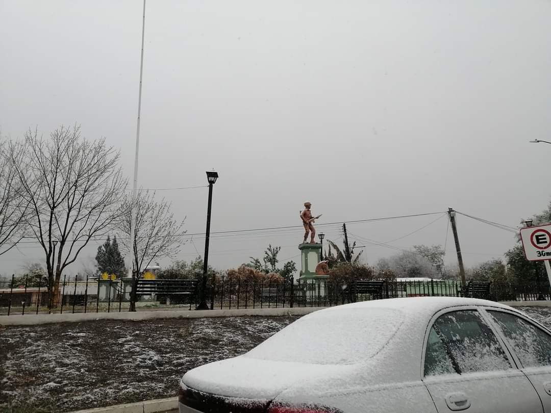 Reportan clima gélido y nevada en regiones del estado