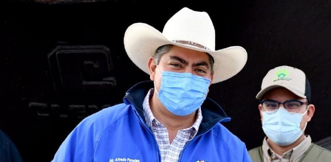 Alrededor de mil médicos no han recibido segunda dosis, dice Paredes