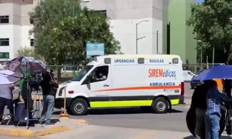 (VIDEO) Sale del reclusorio ambulancia que atendió a Alonso Ancira