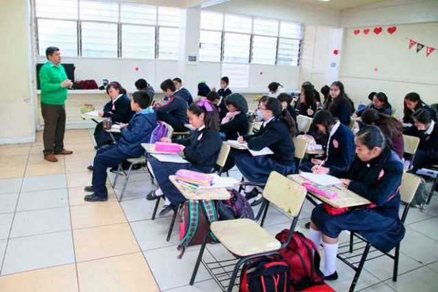 Pide Secretaría de Educación cerca de 23 requisitos a planteles para certificarse