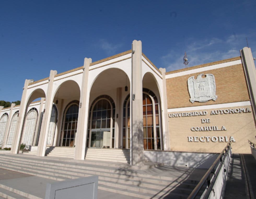 Planea UAdeC feria del empleo para egresados