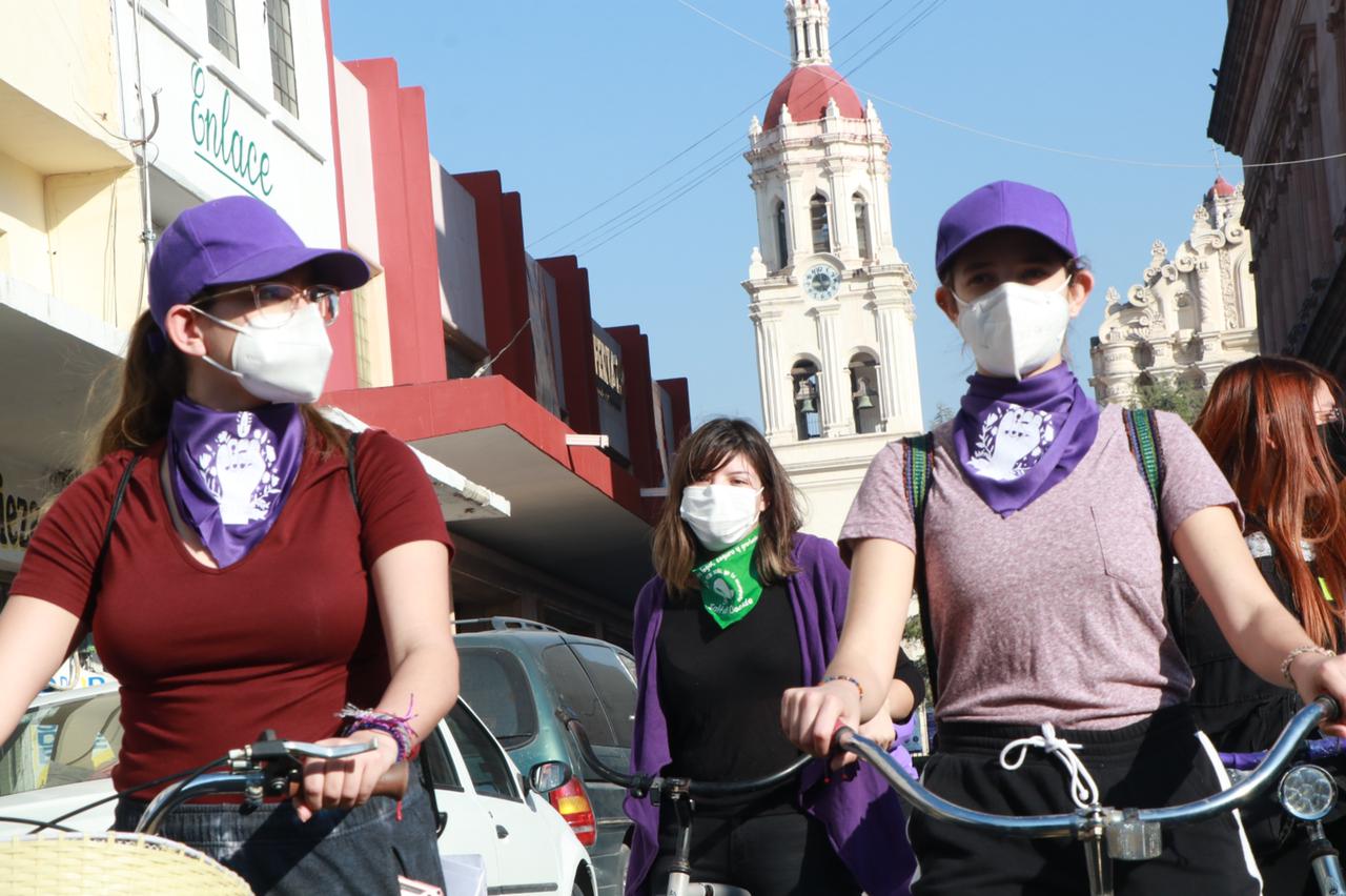 Protestan saltillenses contra la violencia de género