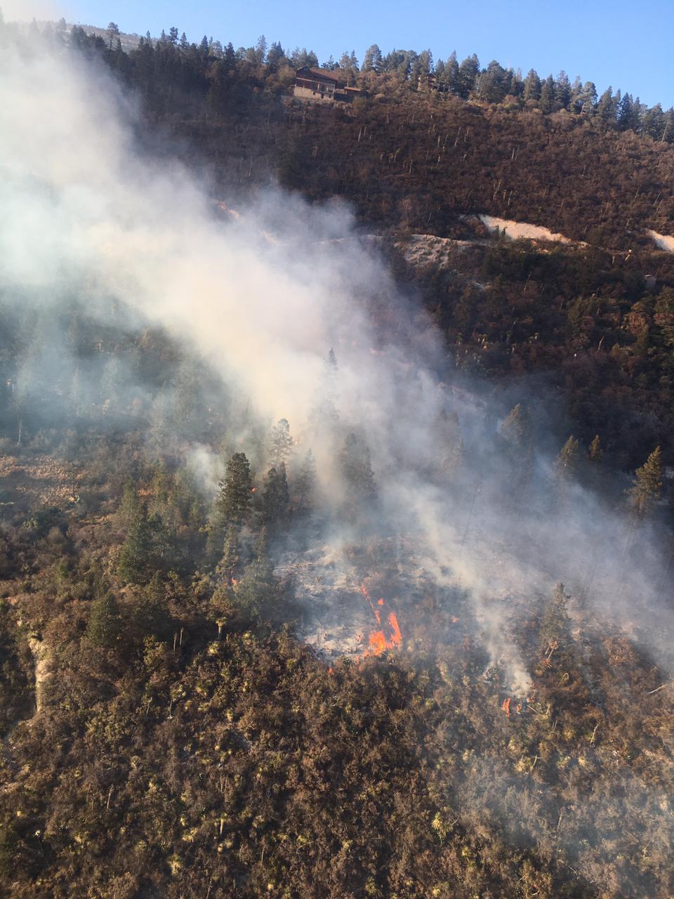 Continúan maniobras de combate en incendio de Monterreal