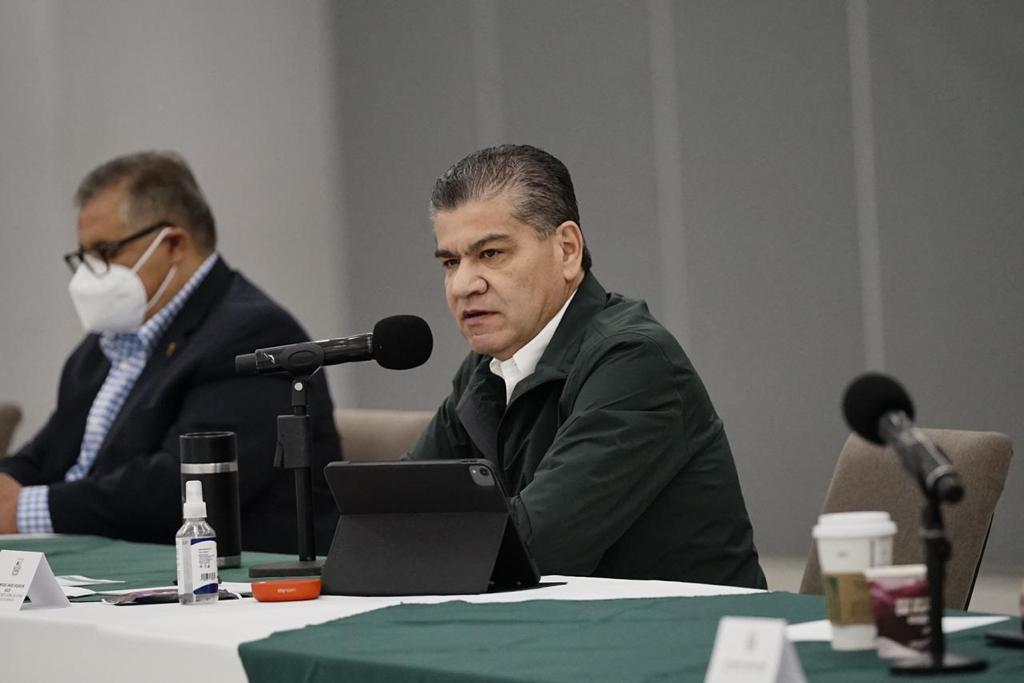 Estrategia de vacunación es errónea: Riquelme