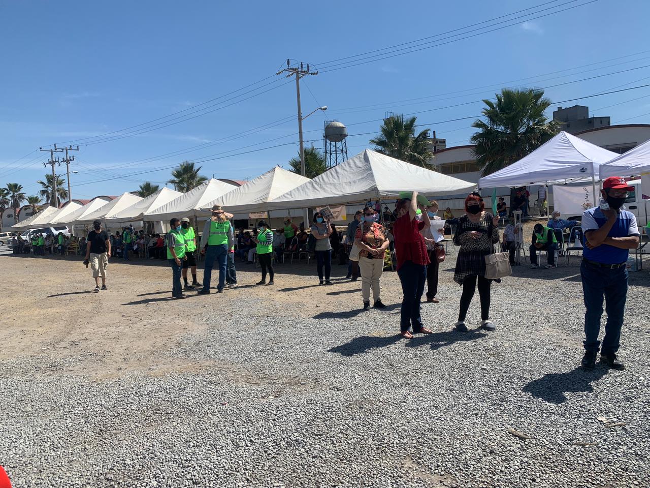 “Vuelvan mañana”; se agotan vacunas en módulo Canacintra