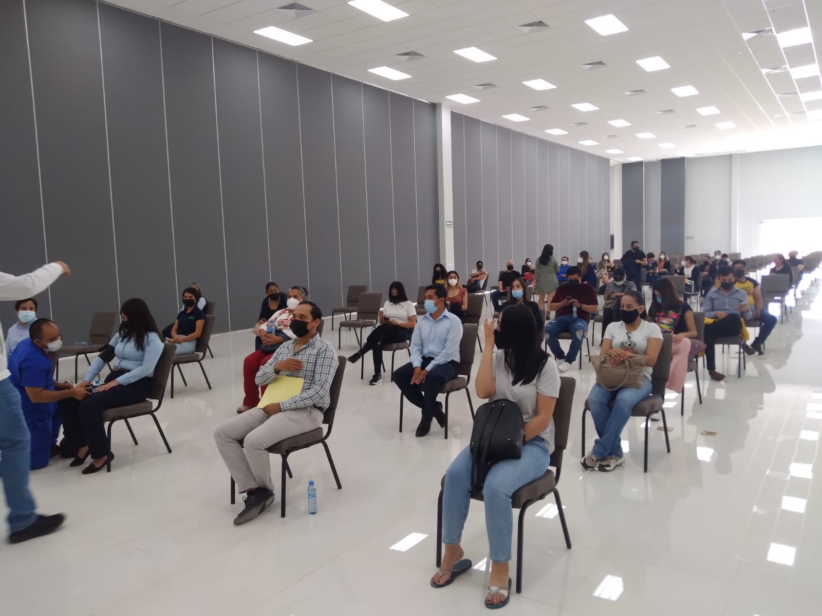 Sin contratiempos, inmunización a personal educativo en la Laguna