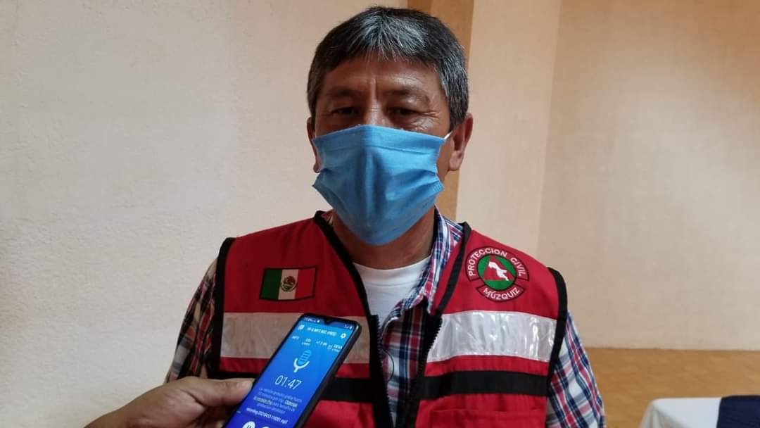 Inmunizan a 15 elementos de cuerpos de emergencia en Múzquiz