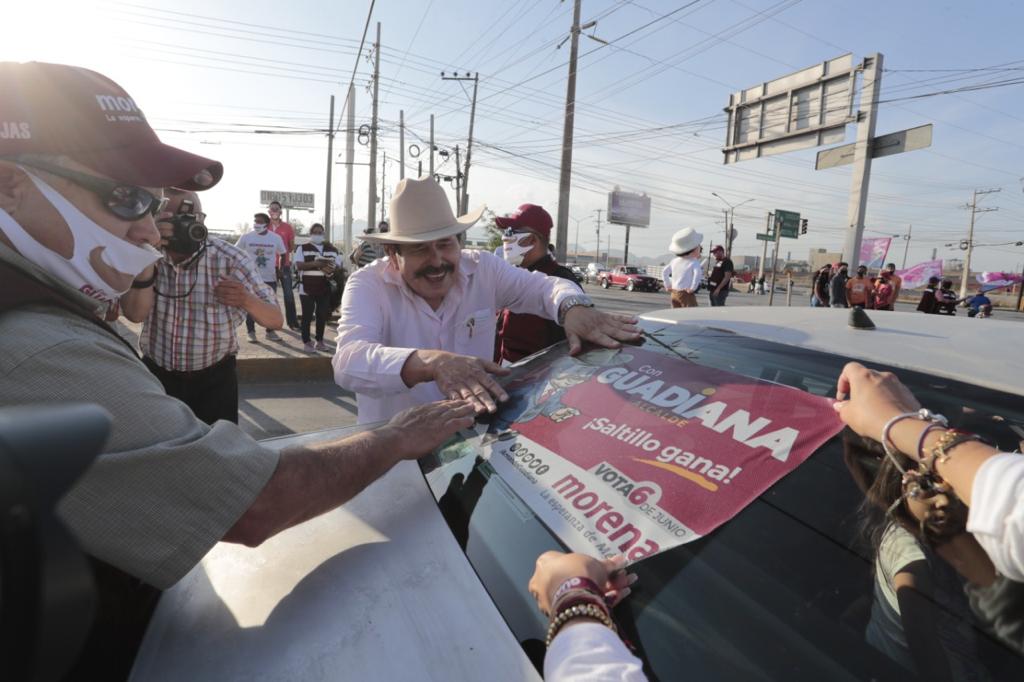 Entrega Guadiana propuestas de salud a automovilistas