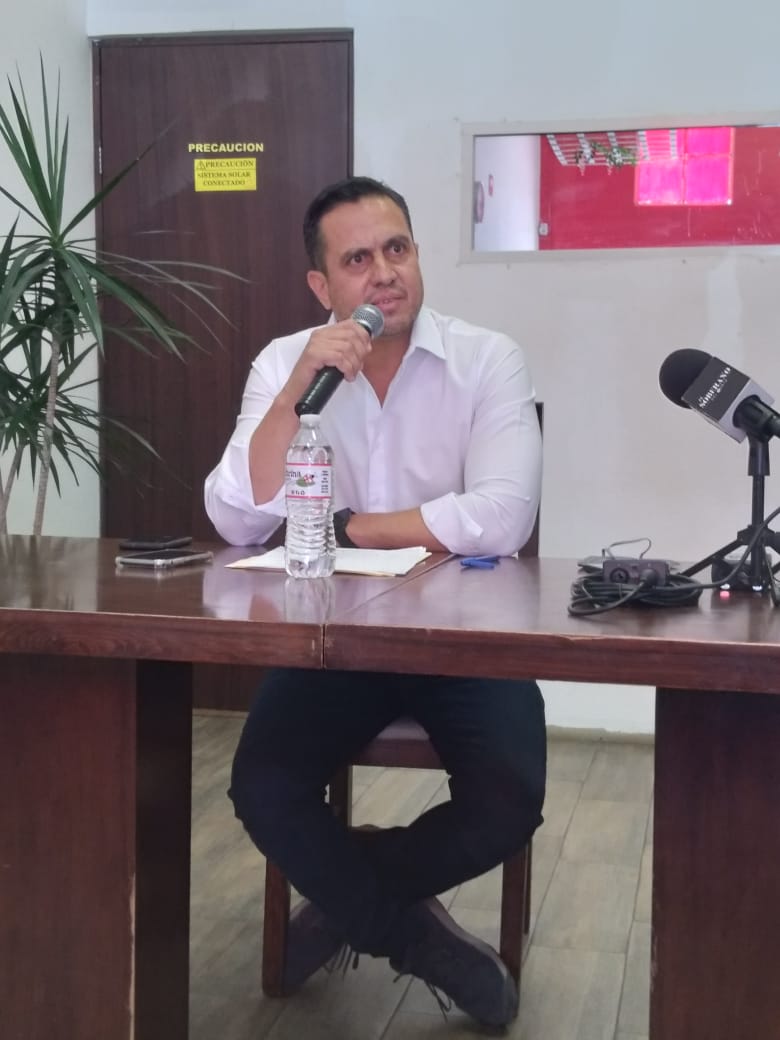 Otro regidor deja el PAN y se une a Salazar en Torreón