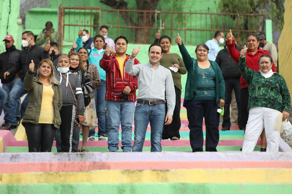 Supervisa Manolo programa Pintando Sonrisas en La Minita