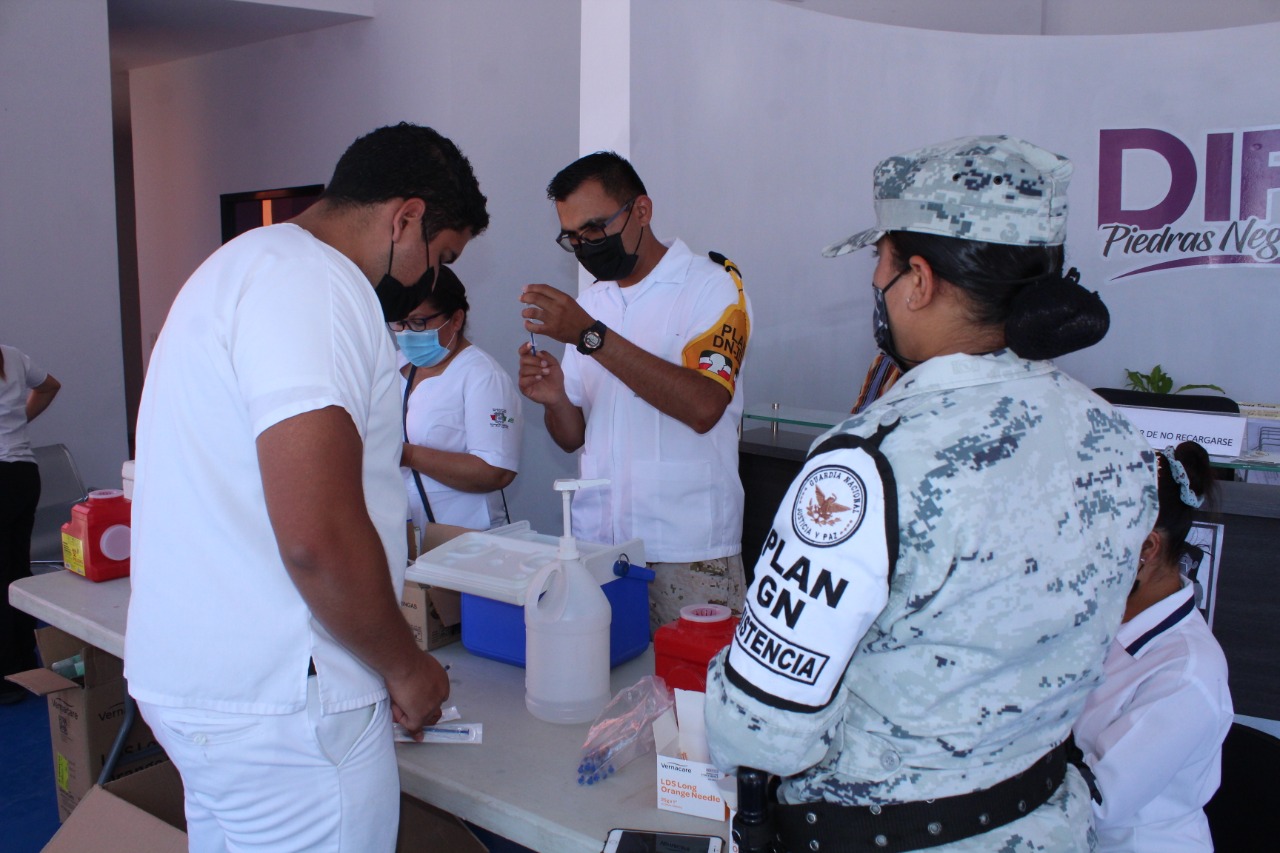 Inicia vacunación a personas de 50 a 59 años en Piedras Negras