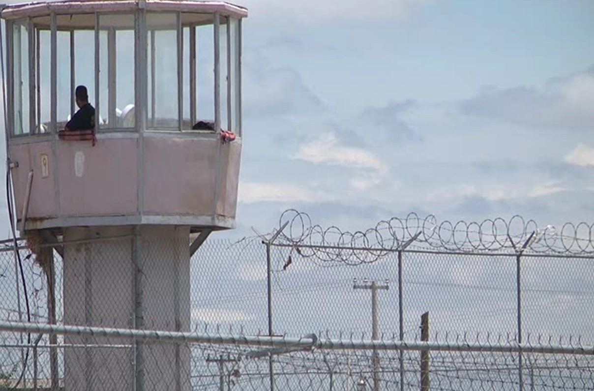 Busca Fiscalía sentencia máxima para madre y padrastro de Victoria