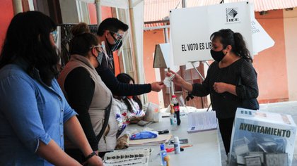 Invita diputado a participar en elecciones