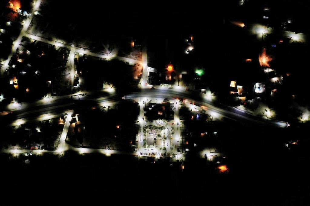 Renuevan en ejidos 2 mil 600 luminarias