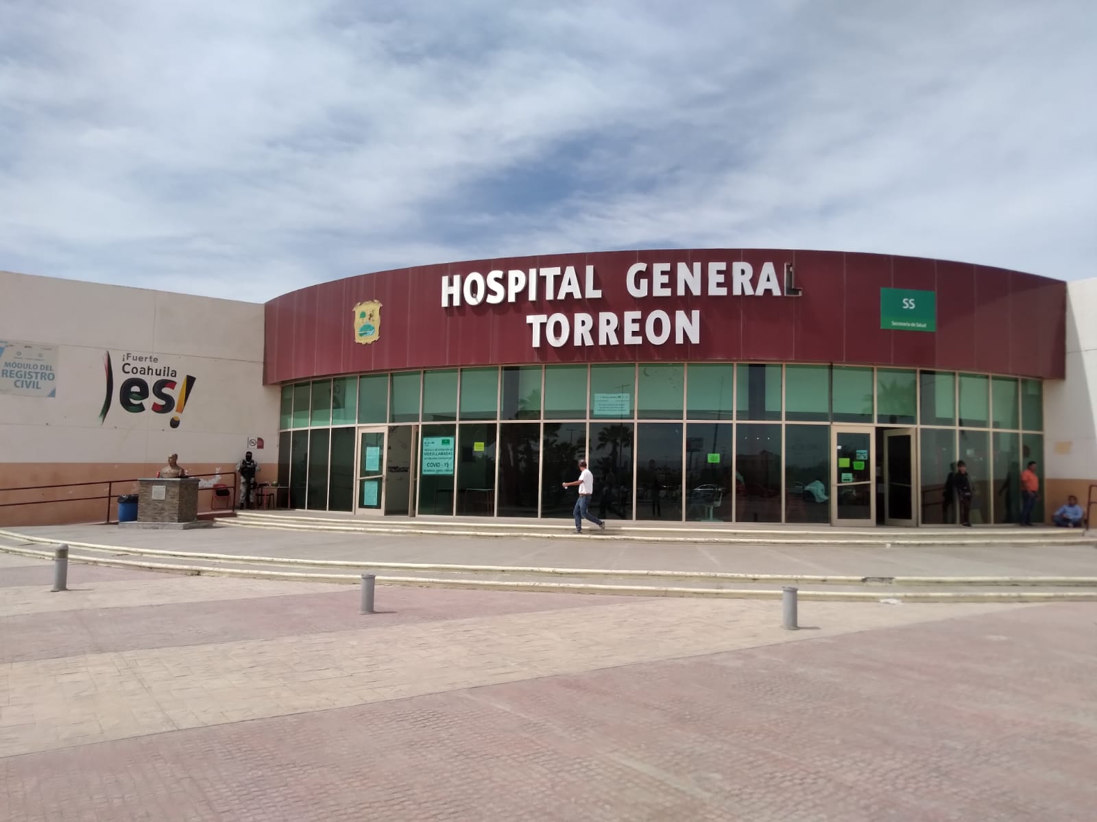 Hospital Móvil continúa instalado en Torreón