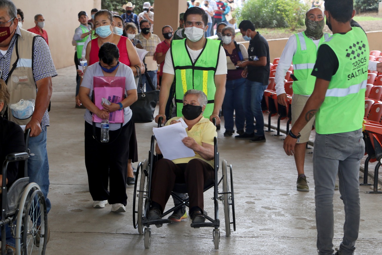 Éxito nuevo centro de vacunación en el Parque Las Maravillas