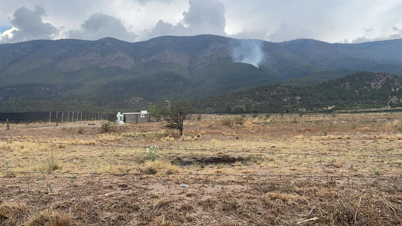 Tormenta eléctrica provoca incendio en la sierra de Arteaga