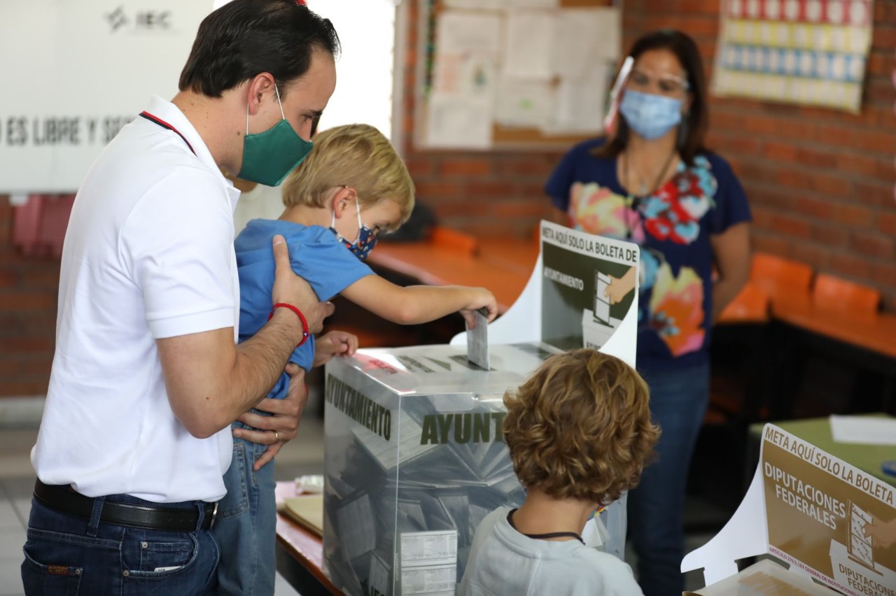 Destaca Alcalde tranquilidad y civismo de saltillenses en jornada electoral