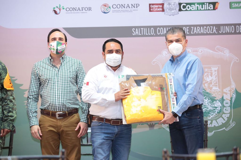 RECONOCE GOBIERNO DE COAHUILA A COMBATIENTES DE INCENDIOS FORESTALES