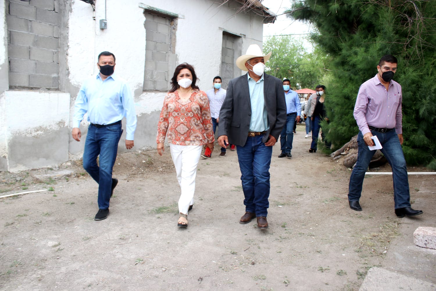 SE CUMPLE COMPROMISO DE LOS DIPUTADOS PRIISTAS EN LA VILLA DE CLOETE