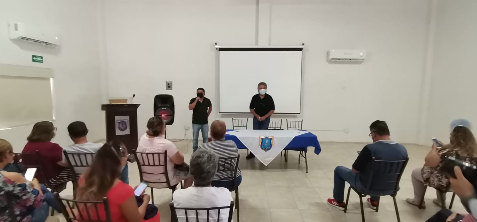 Espera grupo de jubilados respuesta sus peticiones