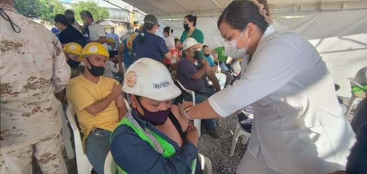 Aplican 3 mil 500 dosis de Sinovac en personas de 30 a 39 años en Sabinas