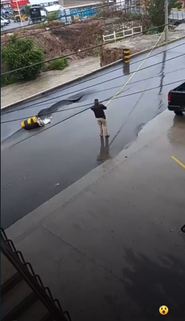 Video: Usuaria reporta socavón en bulevar de Saltillo