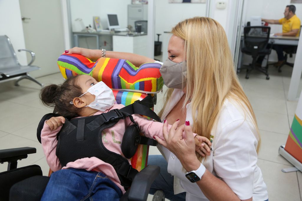 APOYA DIF COAHUILA A PERSONAS CON DISCAPACIDAD: MARCELA GORGÓN