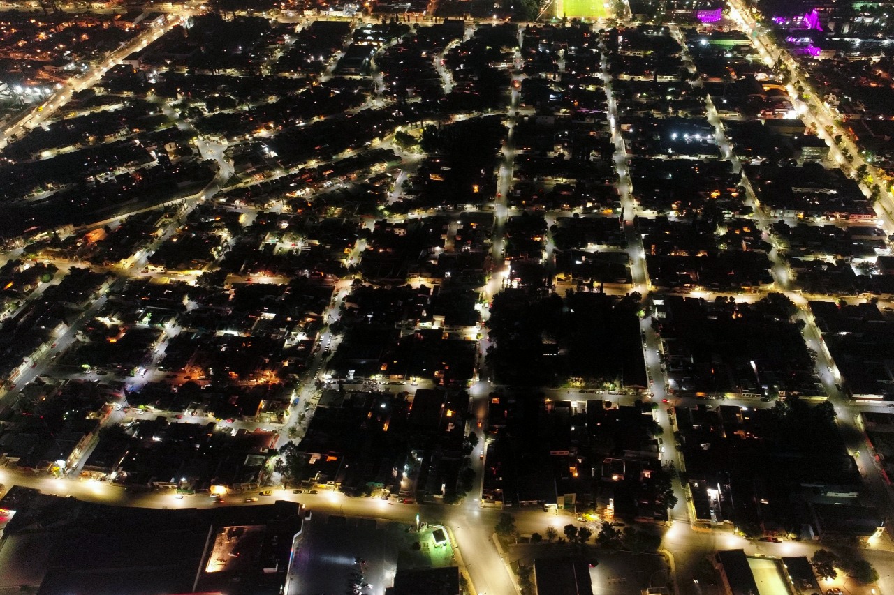 Saltillenses reconocen calidad del sistema de alumbrado público