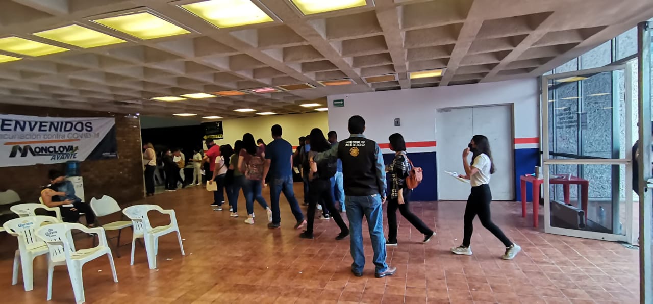 Solicita Paredes que se den turnos en vacunación para evitar aglomeraciones