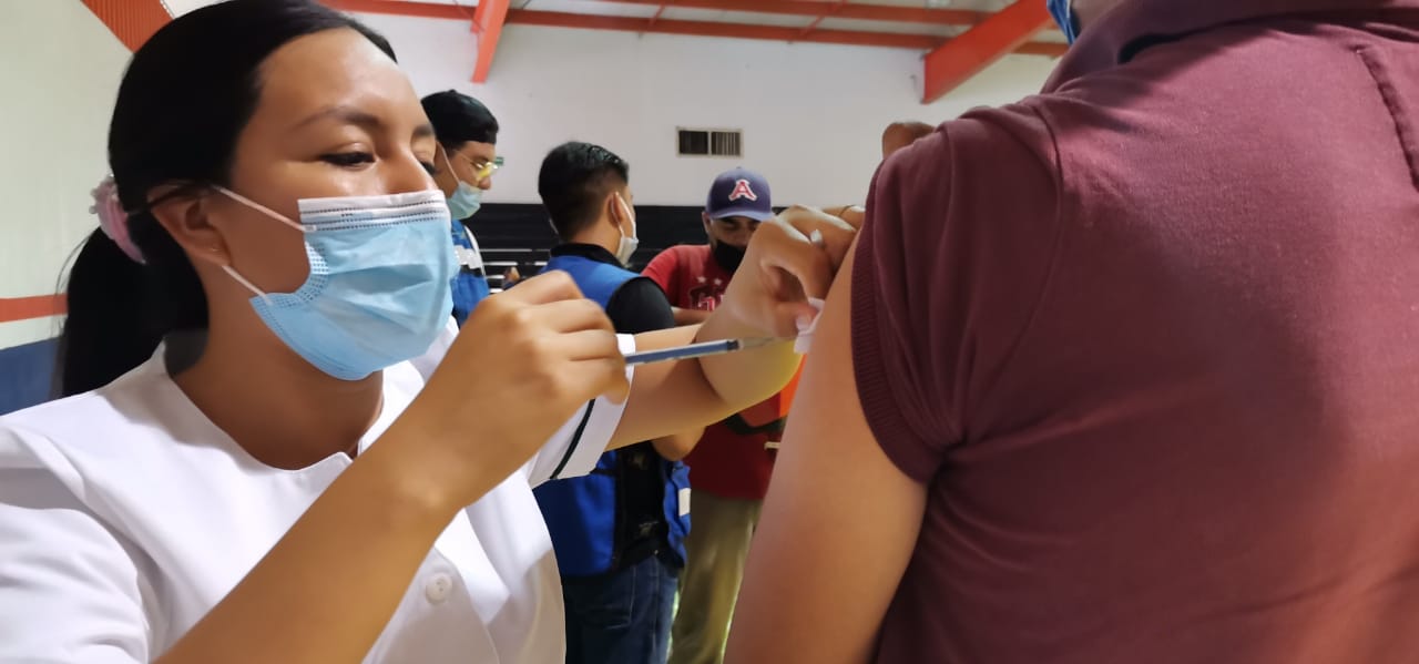 Inspeccionan hospitales y farmacias por vacunas apócrifas