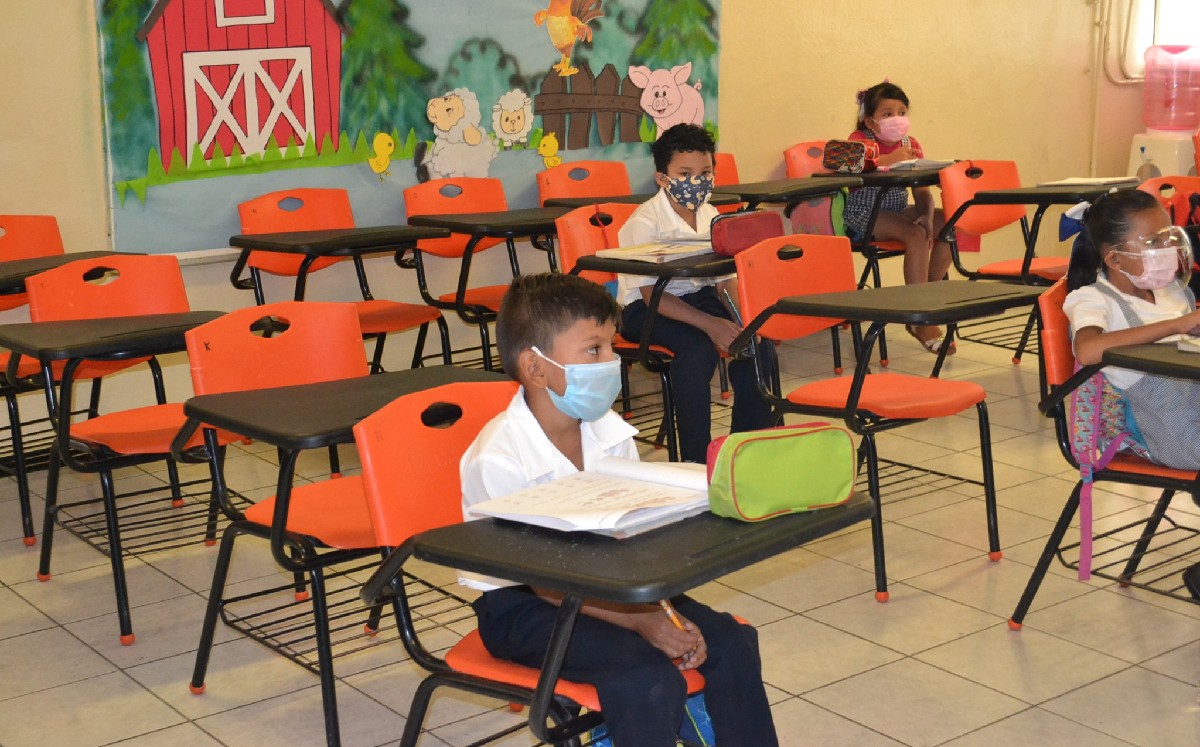 Semáforo no frenará regreso a clases presenciales en Coahuila