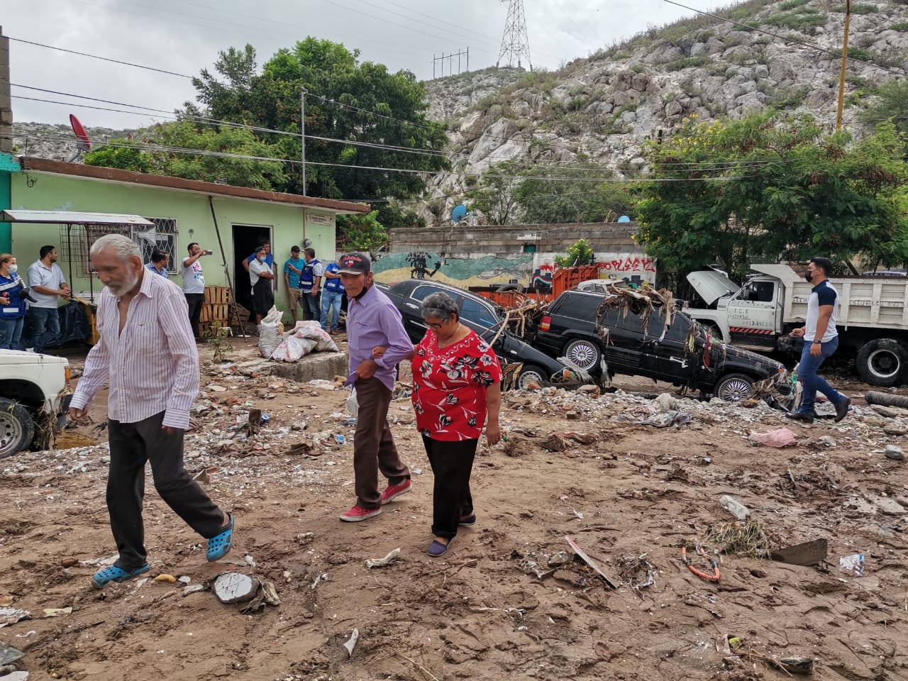 Dejan fuertes lluvias cientos de afectados en la Laguna