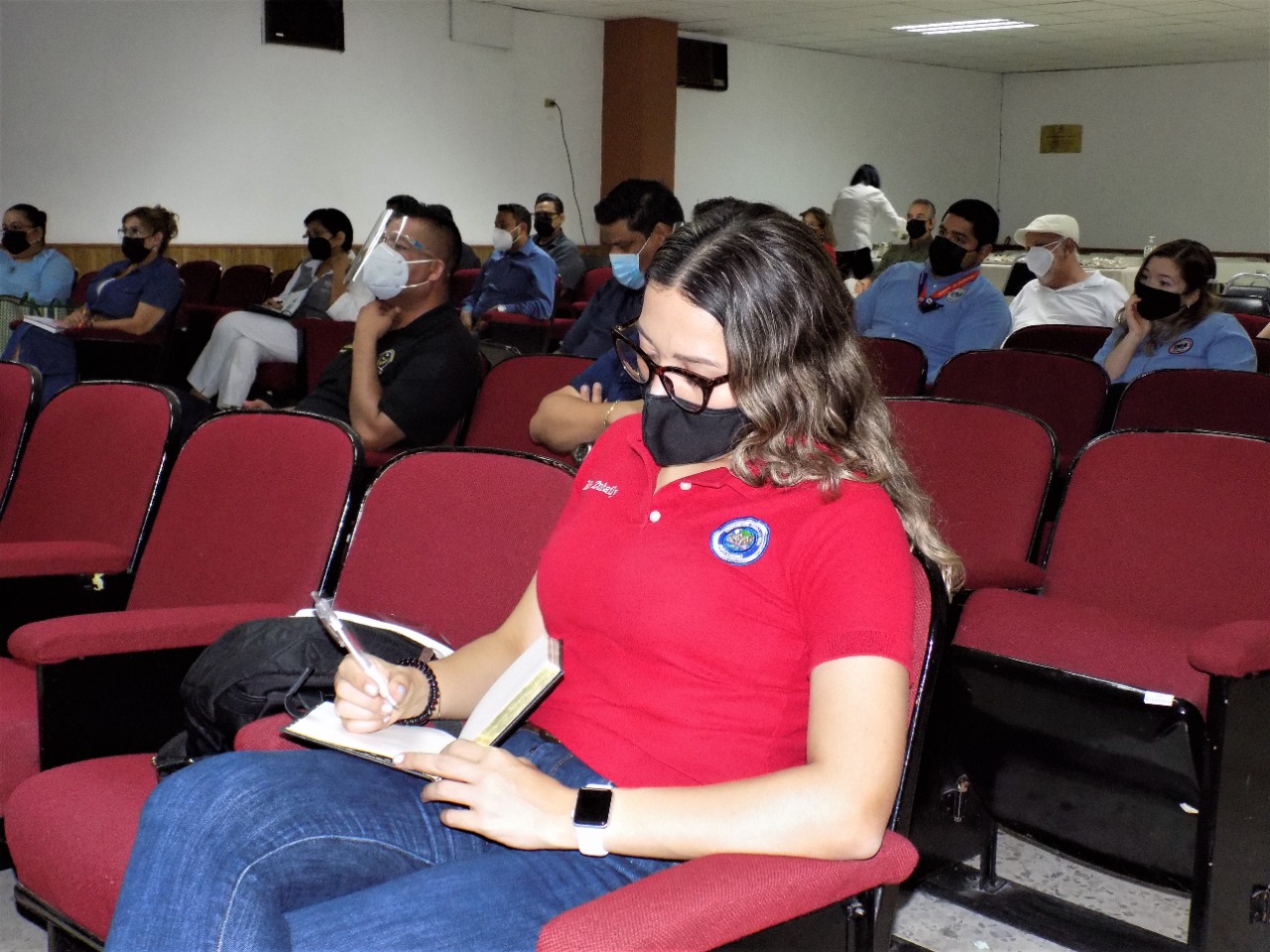 Regresarán prepas y universidades de manera híbrida