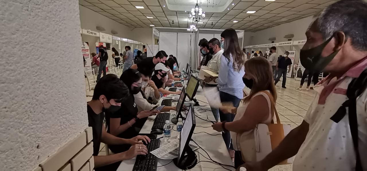 Ofrecen 800 vacantes en feria nacional del empleo en Frontera