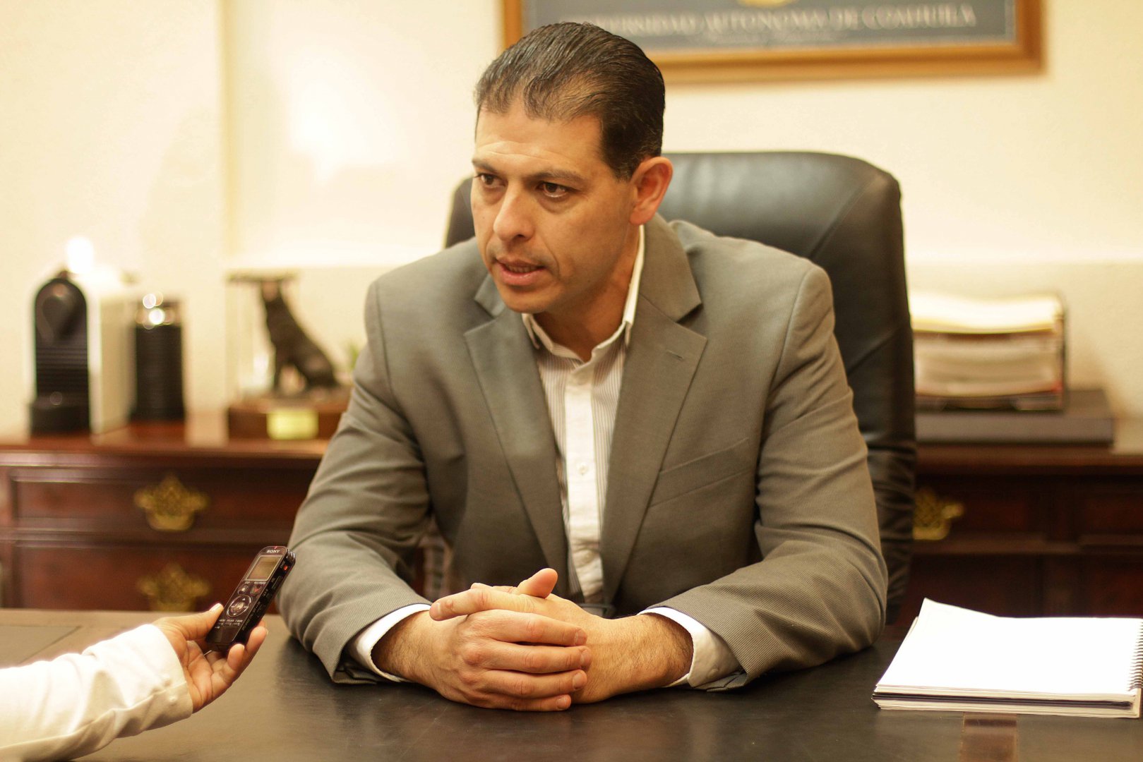 UAdeC se defiende de Guadiana; lo invita a gestionar más recursos