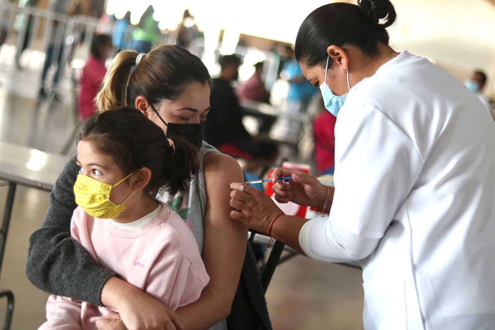 Inicia aplicación de segunda dosis para 40 a 49 años