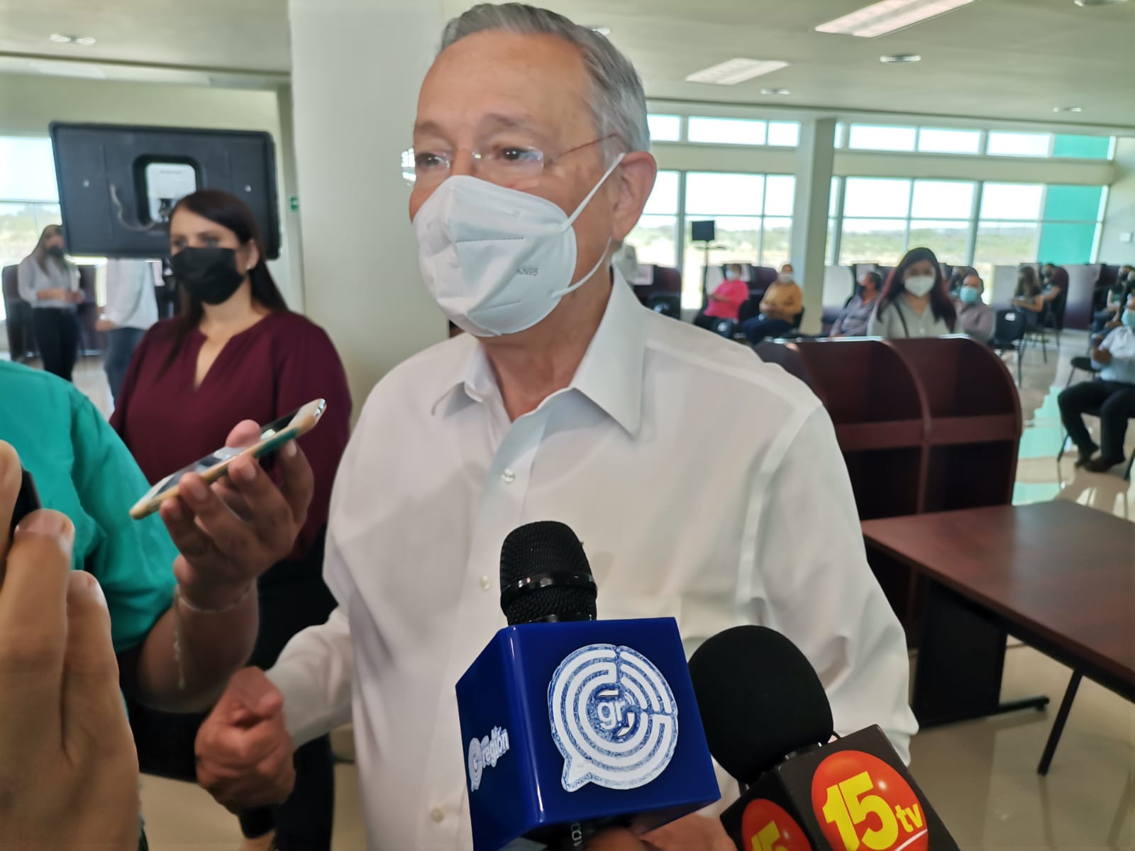 Podrían maestros recibir segunda vacuna vs Covid-19