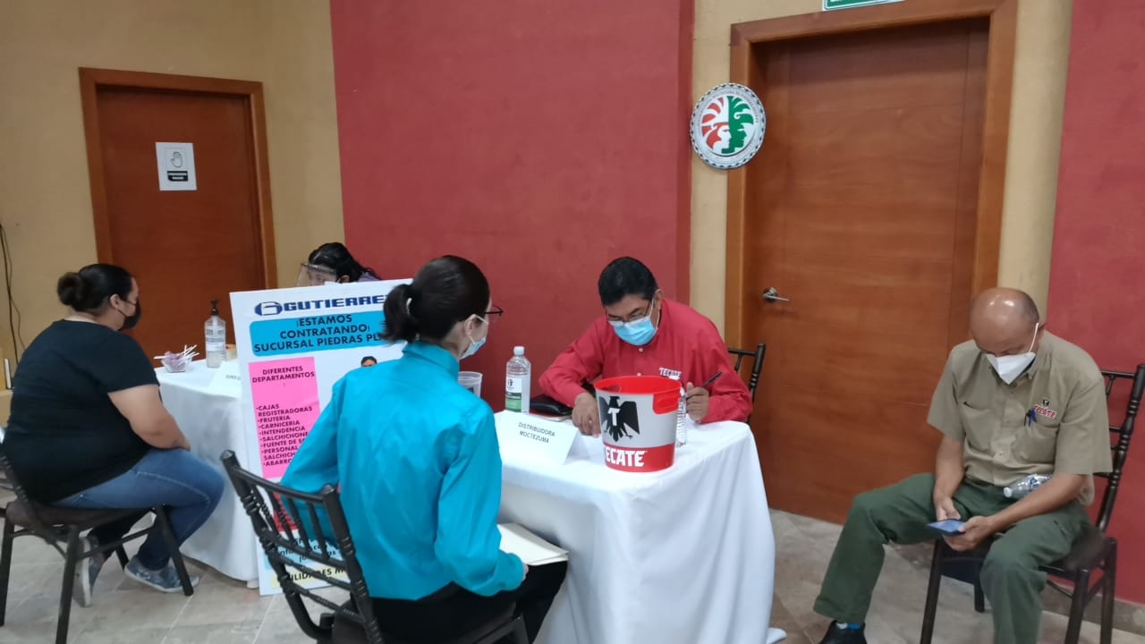 Patrones solicitan a buscadores de empleo estar inmunizados