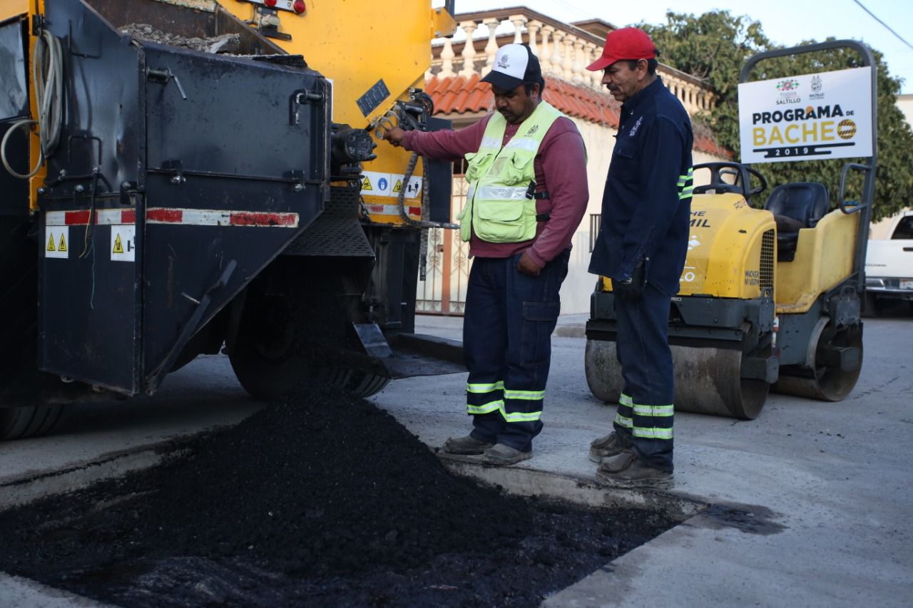 Se han reparado más de 230 mil baches en Saltillo