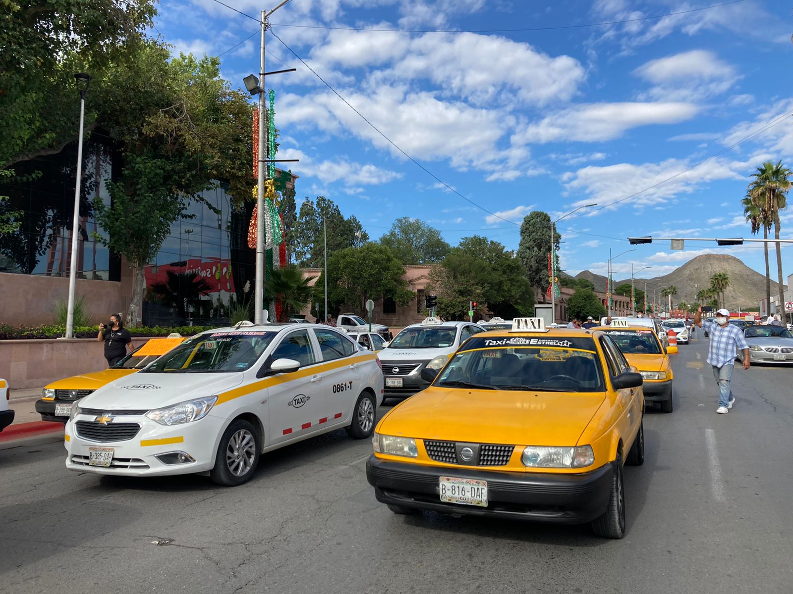 Protestan de nuevo taxistas contra apps de transporte privado