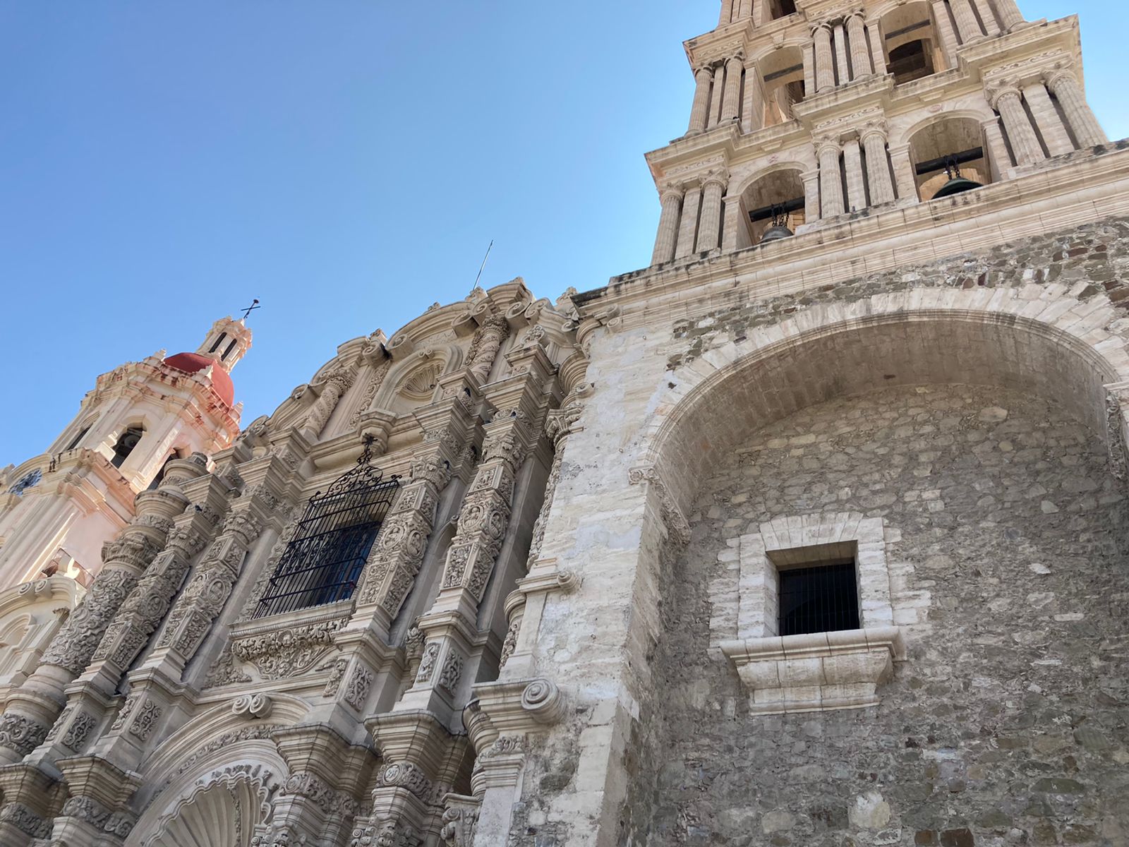 Replican Iglesias campanas por la vida