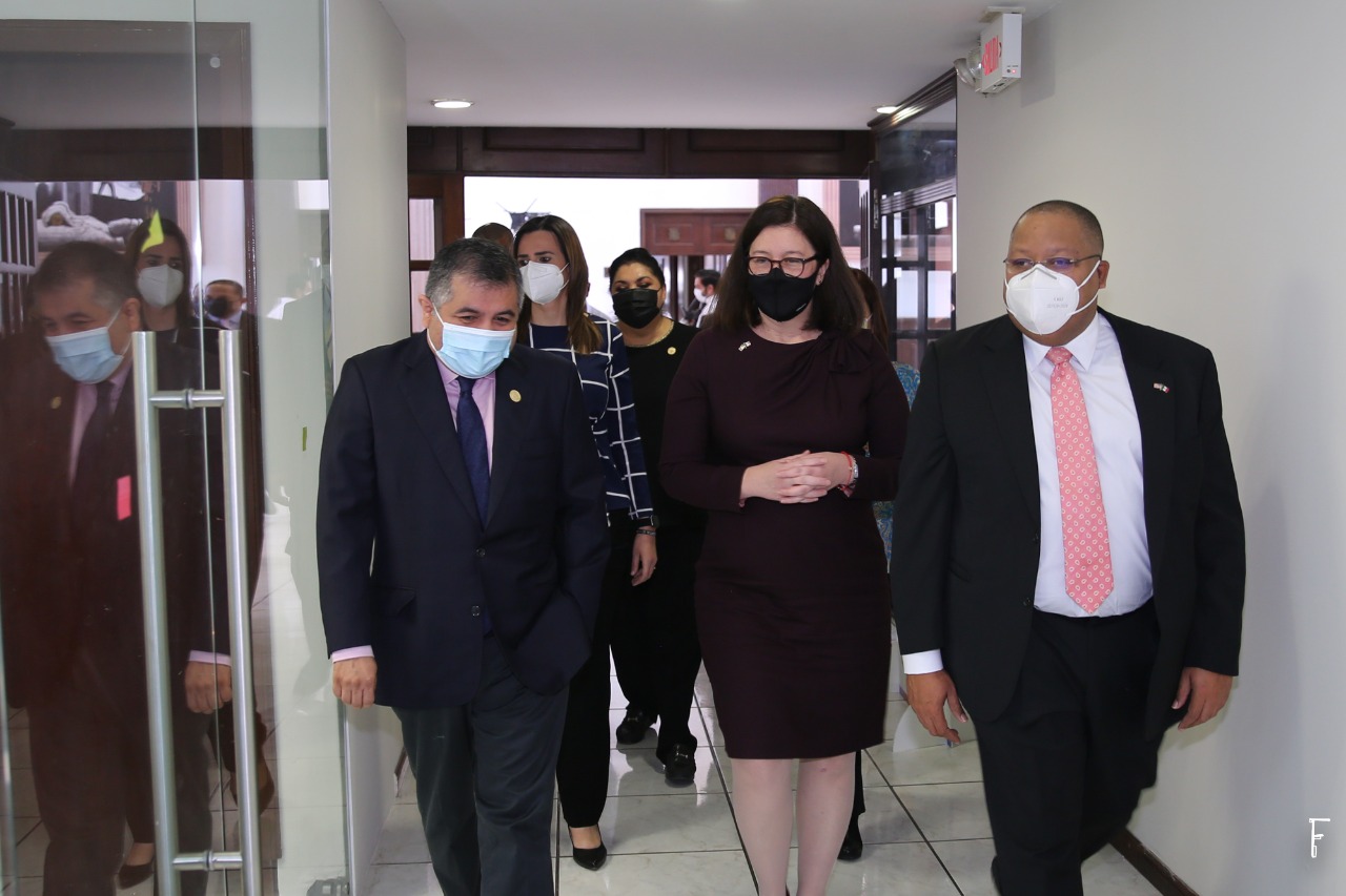 Recibe Congreso de Coahuila visita de cónsules de Nuevo León y  Tamaulipas