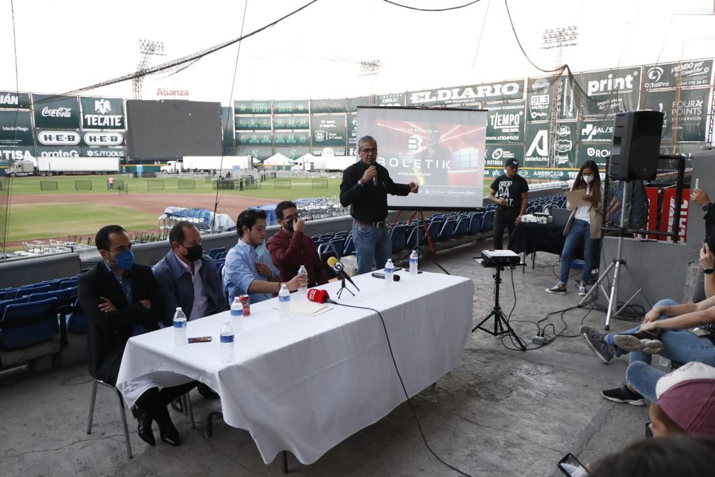 Todo listo para el concierto de Cristian Nodal.