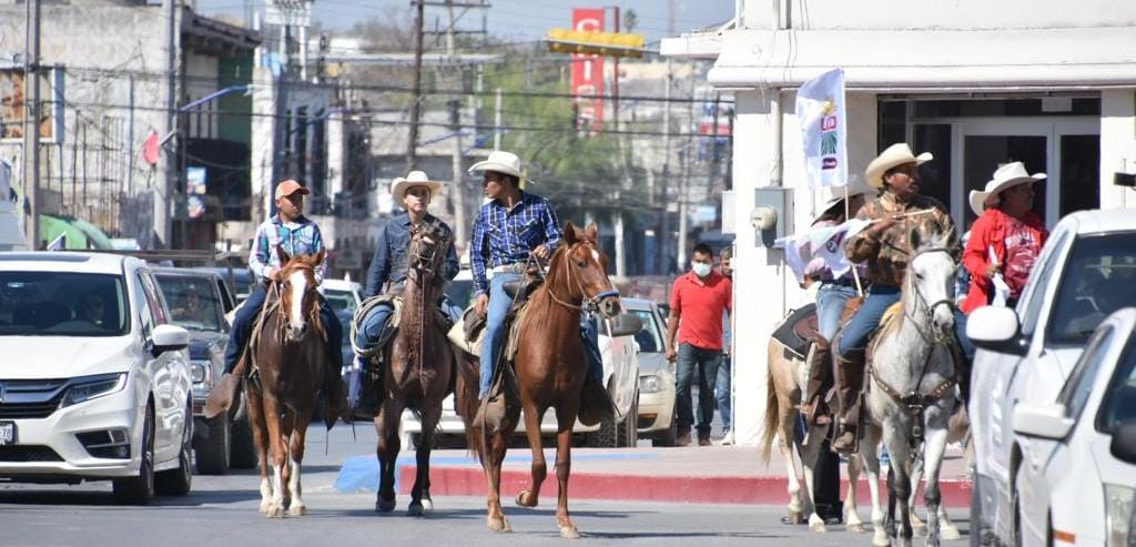 Invitan a propietarios de vehículos extranjeros a sumarse a la UCD