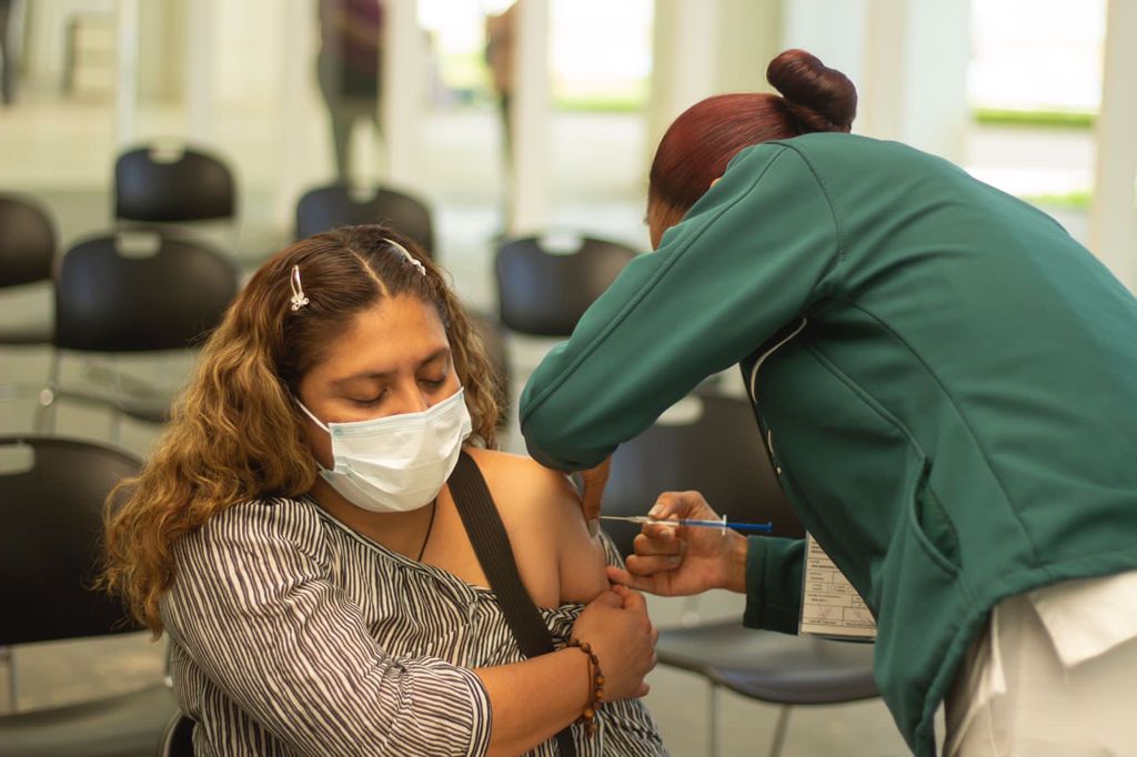 Inicia vacunación de 30 a 39 años de segundas dosis en Saltillo