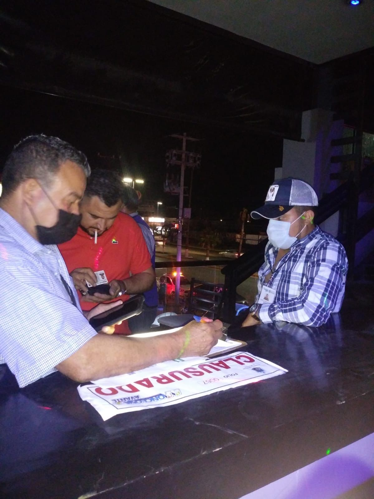 Multan a restaurant bar por permitir entrada a menores de edad