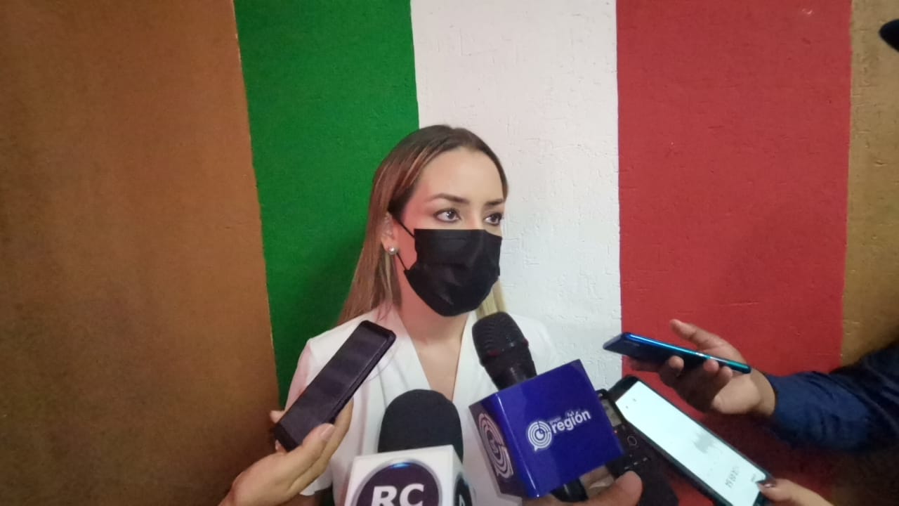 No estoy de acuerdo en que se vuelva un monopolio la CFE: Verónica Martínez