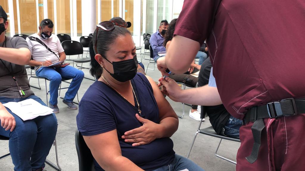 Arranca vacunación de segunda dosis para la población de 30 a 39 años